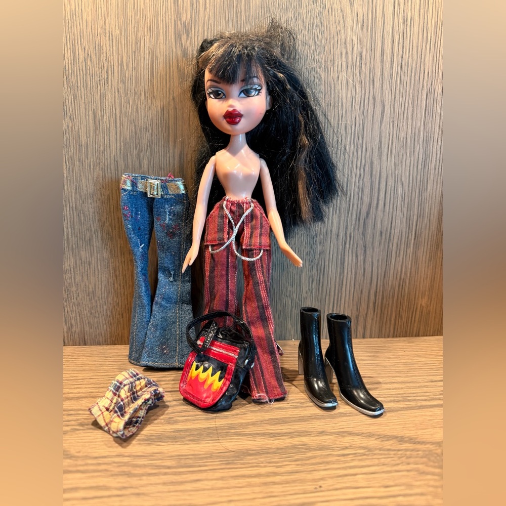 Bratz Jade lot